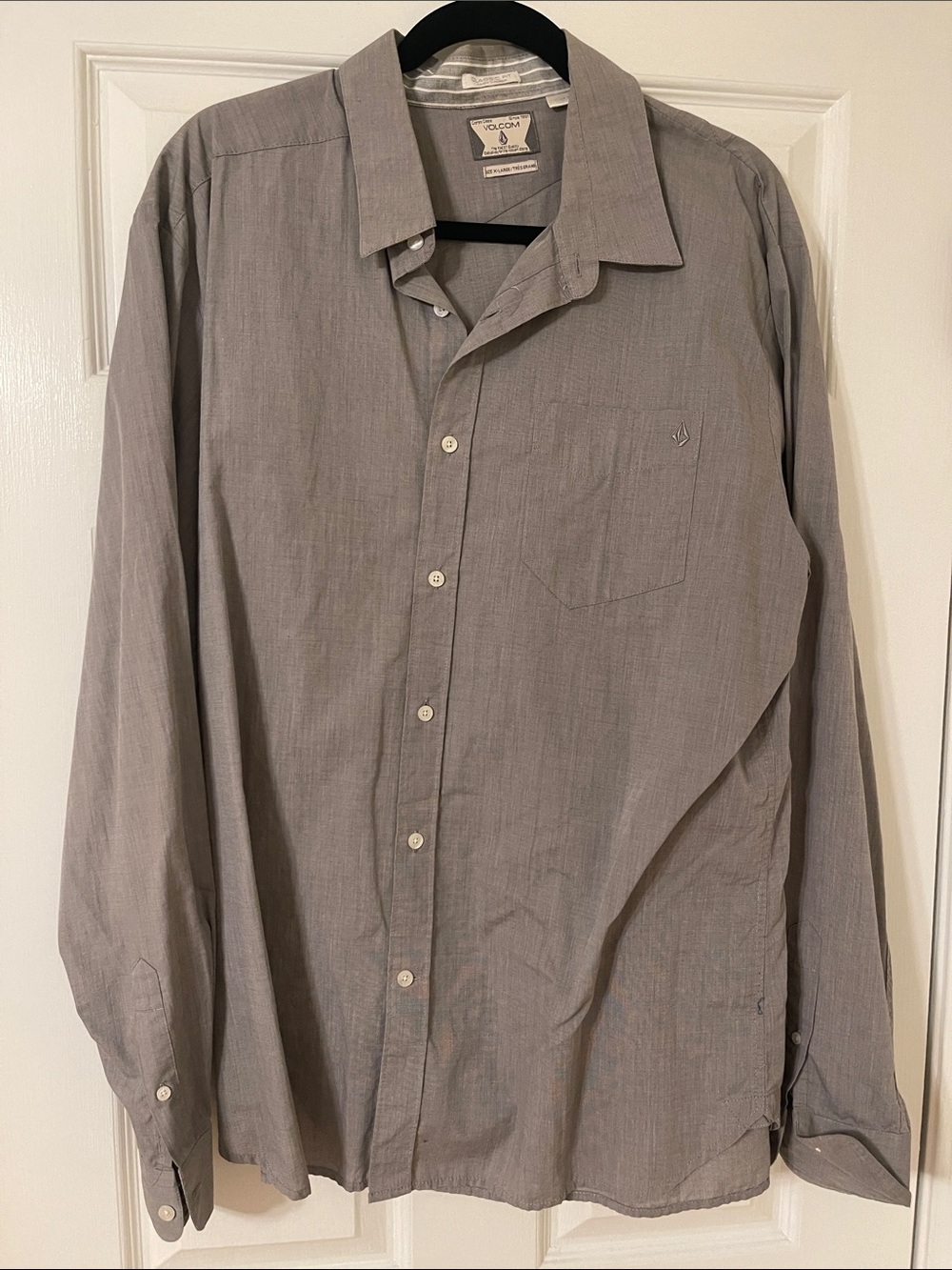 Volcom Men's Casual Long-Sleeve Button-Down Shirt in Light Gray